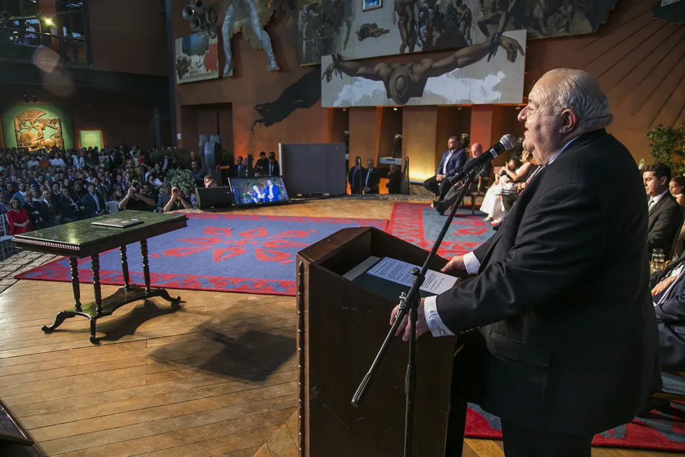 Rafael Greca afirma que cumpriu sua missão de recuperar Curitiba e o orgulho dos curitibanos 2 Rafael Greca