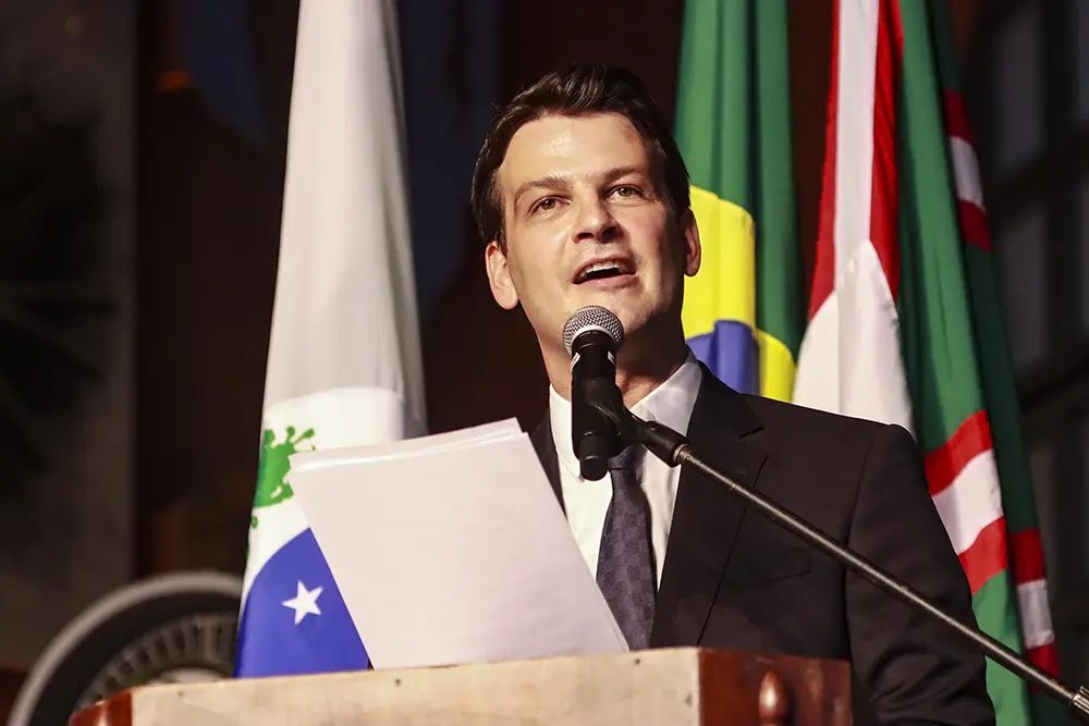 Eduardo Pimentel toma posse e ressalta “gestão para a maioria e minorias” 1 Eduardo Pimentel