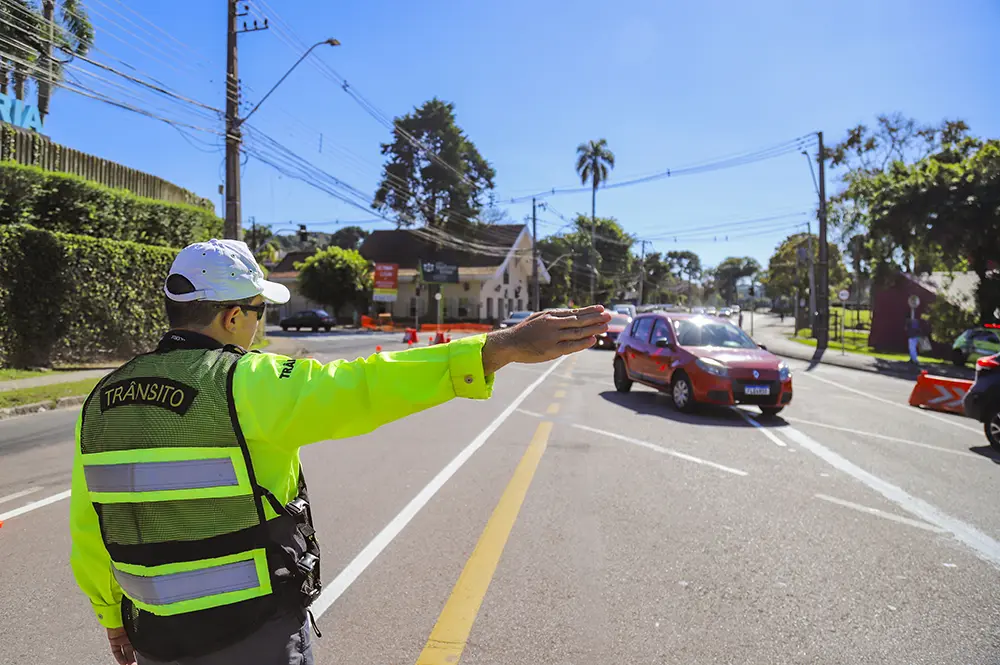 Trânsito em Curitiba terá bloqueios para o show de Anitta neste sábado 2 Trânsito em Curitiba