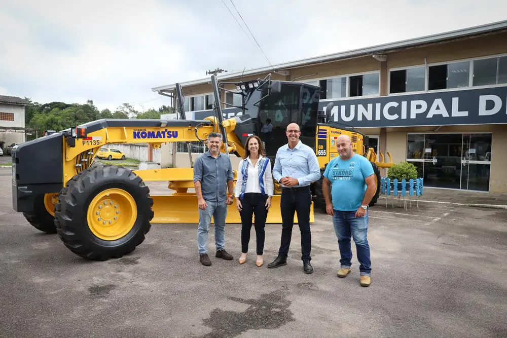 Prefeitura de São José dos Pinhais adquire nova patrola para manutenção de vias públicas 3 nova patrola