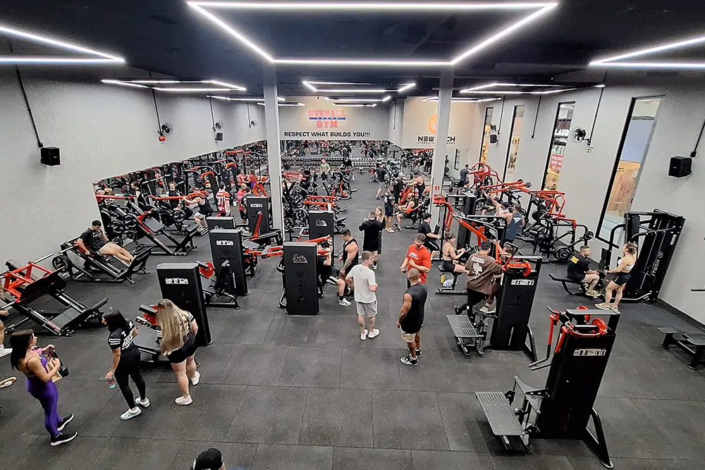 Alto da XV Mall inaugura maior academia de Curitiba com equipamentos exclusivos de alta performance 4 Academia OverAll