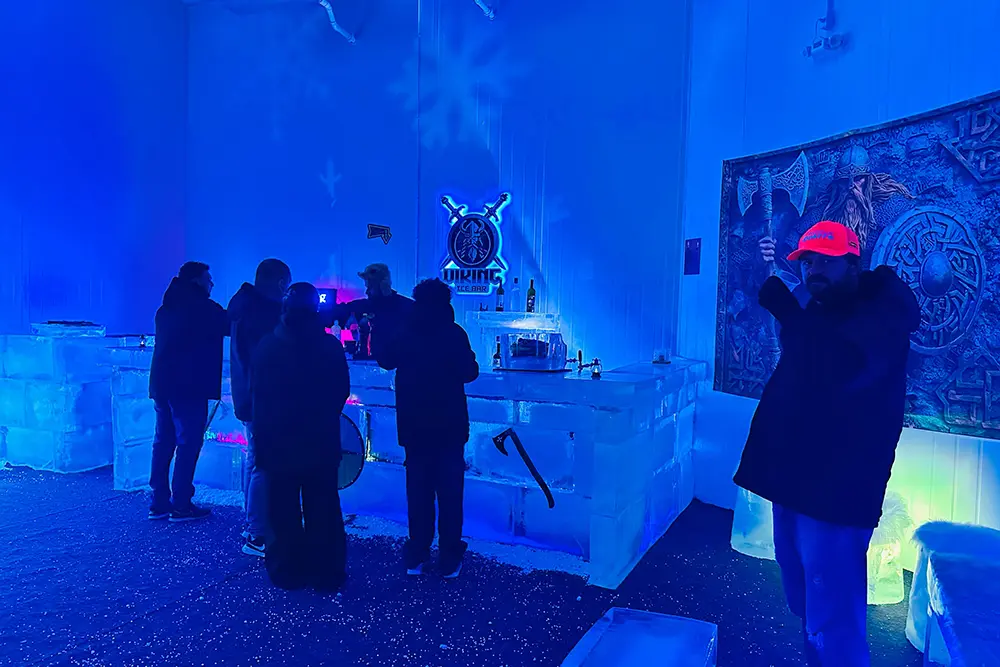 20 toneladas de gelo e uma aventura viking: curiosidades sobre o bar de gelo de Curitiba 2 bar de gelo