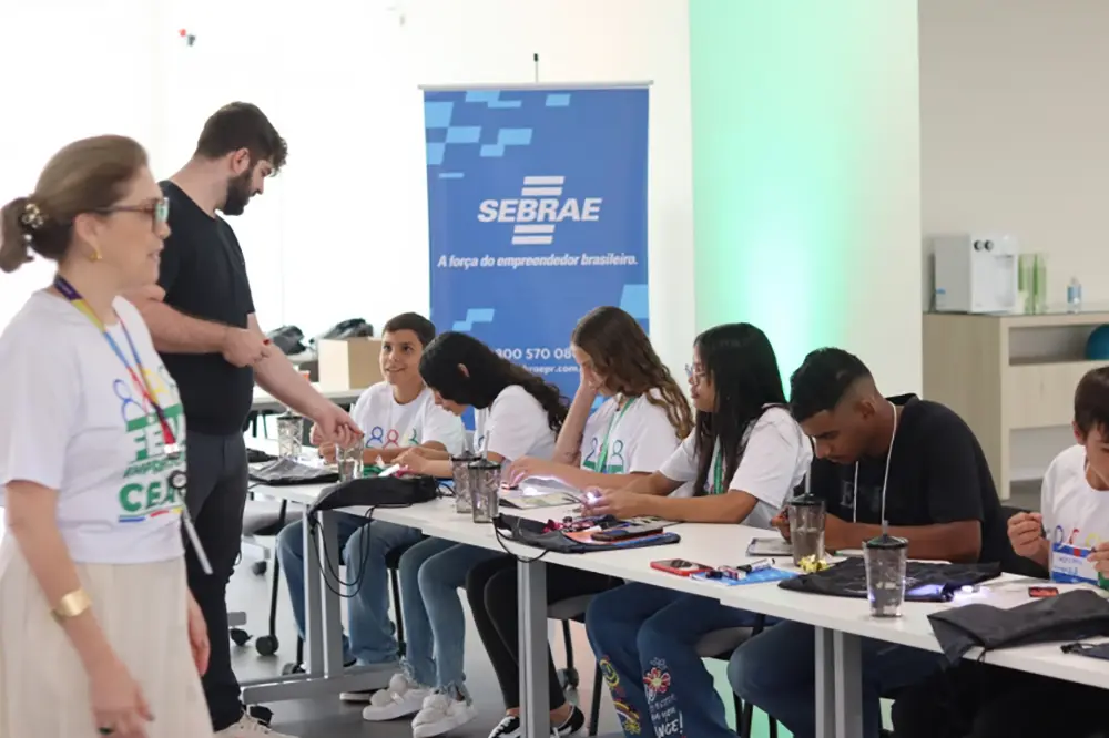 Jovens de Piraquara participam do Projeto Férias Empreendedoras 3 Férias Empreendedoras