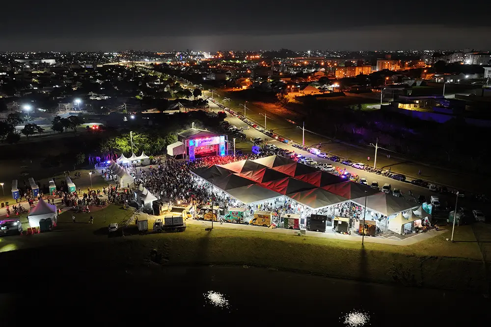 Público lotou o Espaço Boulevard no 7º Festival da Cerveja de Pinhais 9 7º Festival da Cerveja de Pinhais