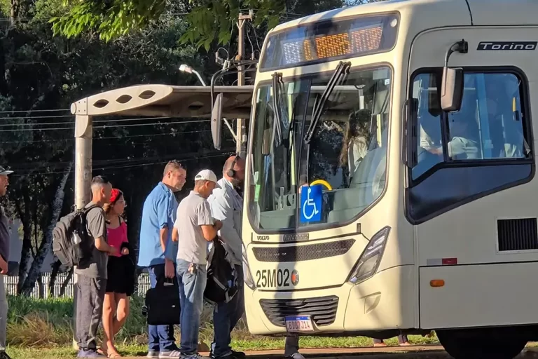 transporte entre Pinhais e Quatro Barras