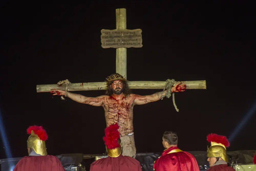 Emoção e fé marcam encenação da Paixão de Cristo do Grupo Lanteri em Curitiba 3 Paixão de Cristo