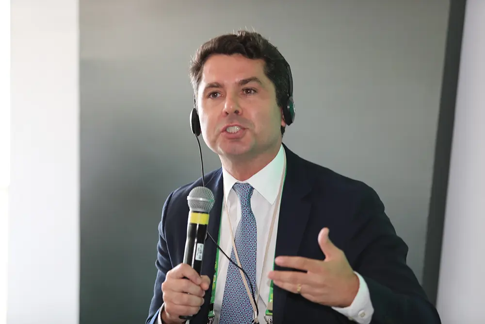 Deputado Alexandre Curi anuncia iniciativas que vão contribuir com a implementação de cidades inteligentes 3 Deputado Alexandre Curi