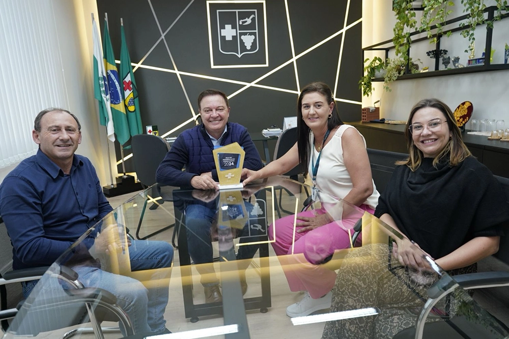 Equipe da Secretaria de Indústria, Comércio e Trabalho celebra Selo de Referência Ouro recebido do Sebrae 4 Selo de Referência Ouro