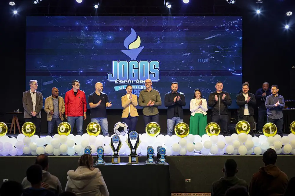 São José dos Pinhais premia mais de 500 alunos na maior edição dos Jogos Escolares 4 Jogos Escolares