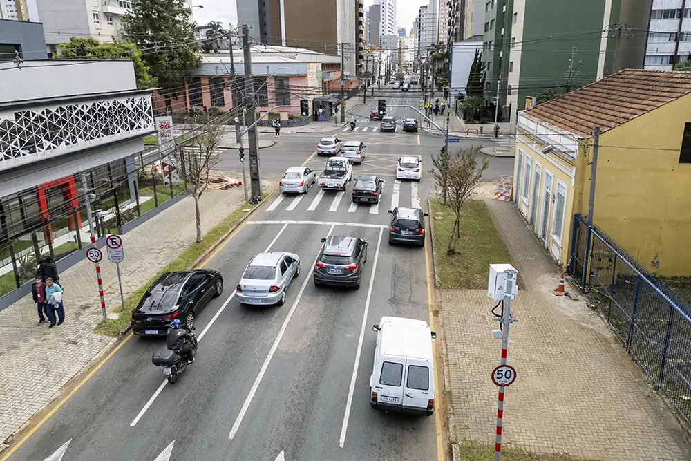 Excesso de velocidade é a principal infração de trânsito em Curitiba 7 Maio Amarelo