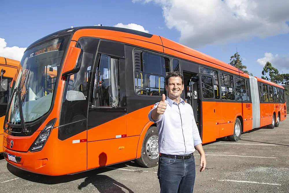 Eduardo Pimentel entrega mais 45 ônibus novos e menos poluentes para o transporte de Curitiba 5 novos onibus