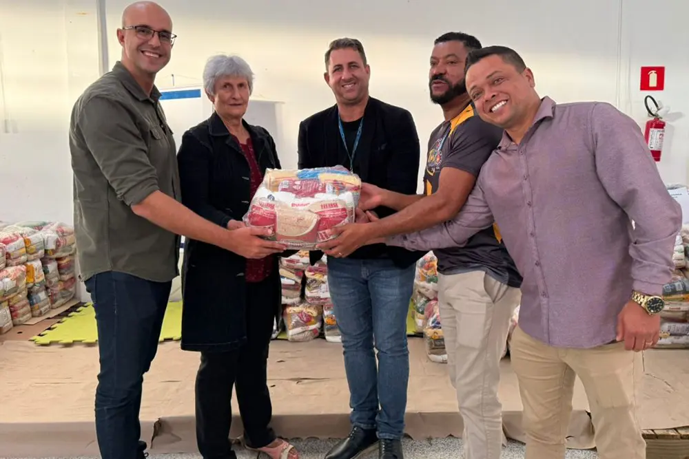 São José dos Pinhais repassa 7,5 toneladas de alimentos arrecadados no Dia do Trabalhador 9 repasse alimentos sjp