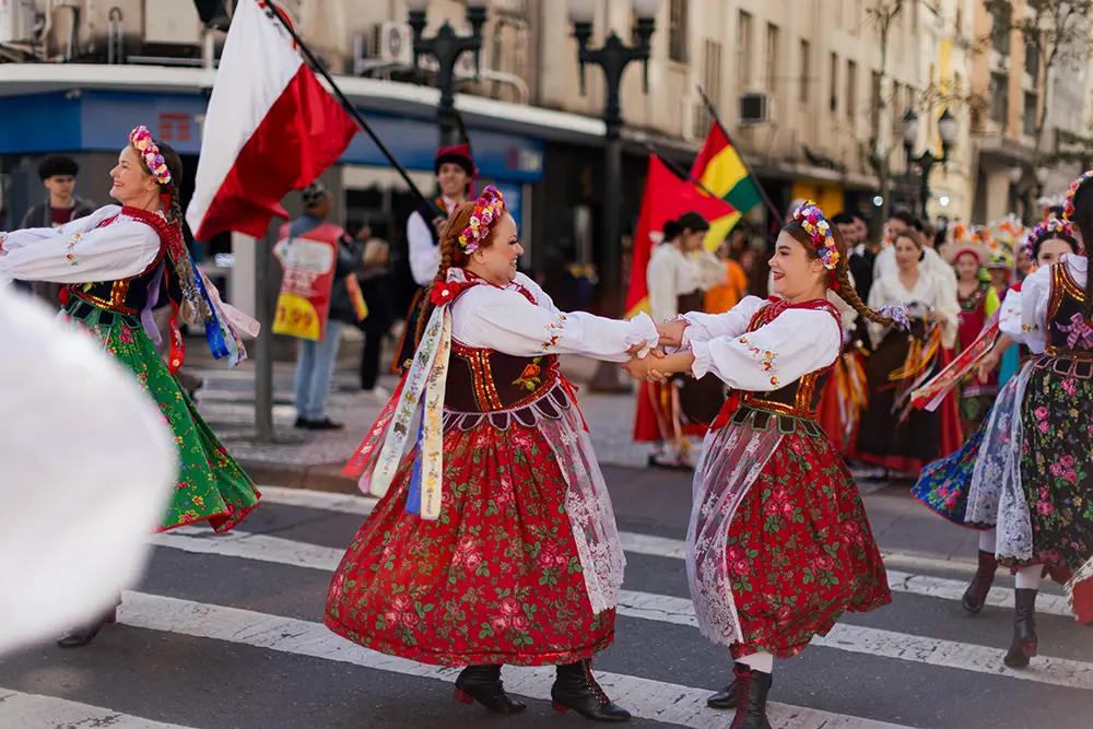 63ª edição do Festival Folclórico e de Etnias do Paraná começa na próxima, segunda-feira, dia 30, no Teatro Guaíra 2 Festival Folclórico e de Etnias