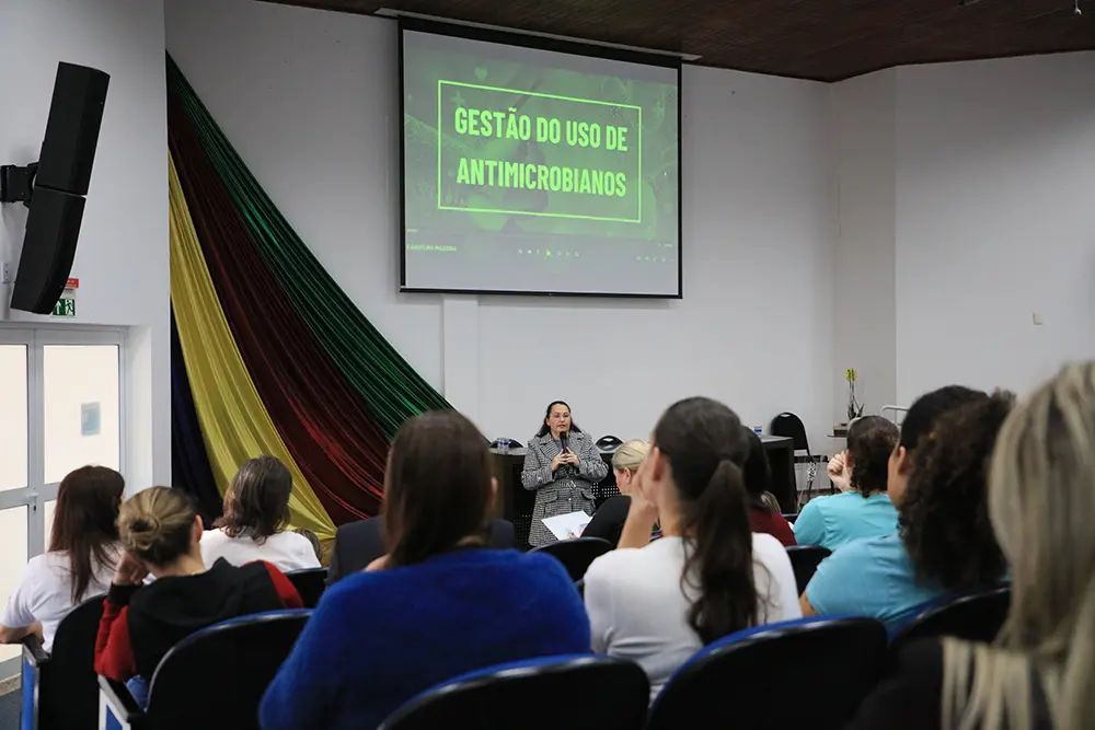Pinhais promove evento sobre uso racional de antimicrobianos para profissionais de saúde 1 Gestao Racional de Antimicrobianos