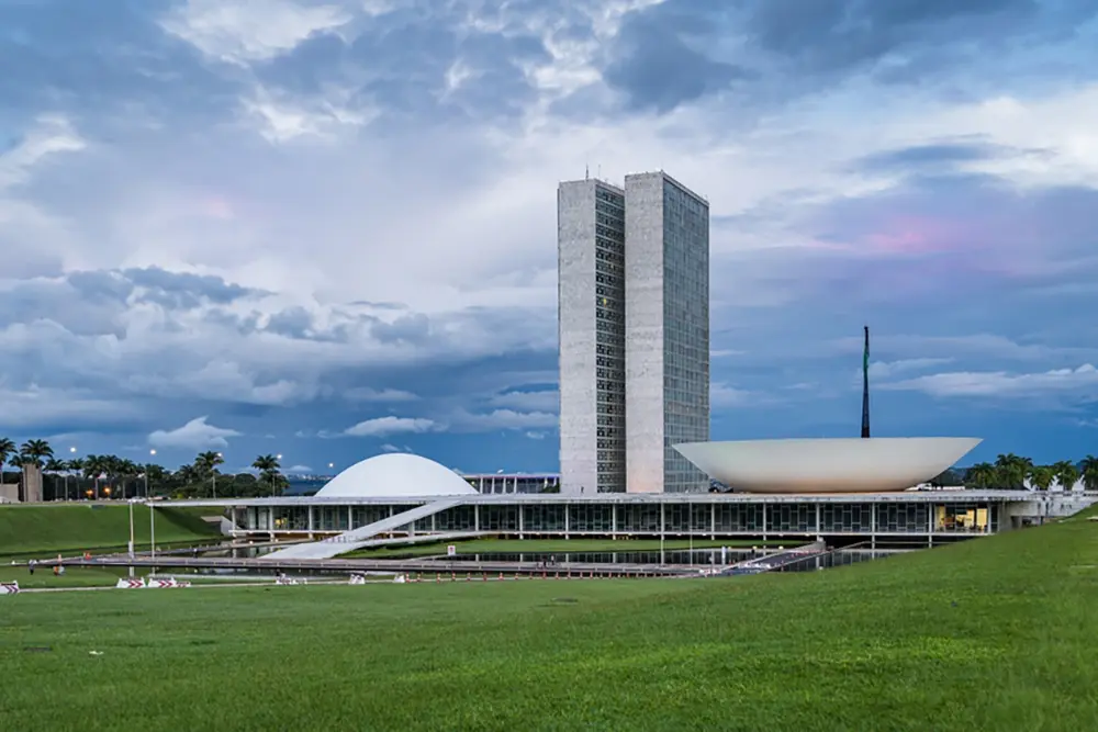 Aumento do IOF fará brasileiro trabalhar mais dias para pagar impostos, alerta IBPT 1 IOF