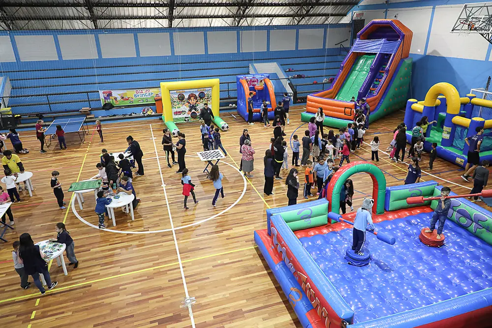 Pinhais celebra Semana do Brincar com atividades lúdicas e integração familiar nas escolas municipais 5 Semana do Brincar
