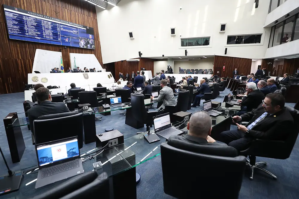 Reajuste salarial dos professores do Paraná aprovado na Alep e segue para sanção governamental 4 alep