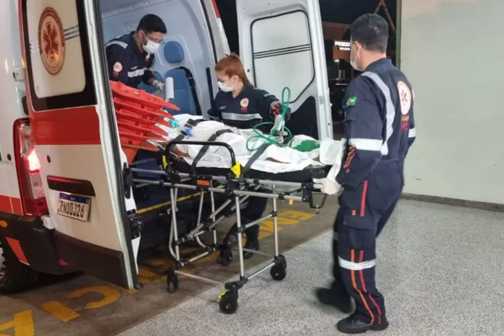 Secretaria da Saúde do Paraná alerta para queimaduras em festas juninas após 831 casos em 2025 2 bombeiros queimaduras