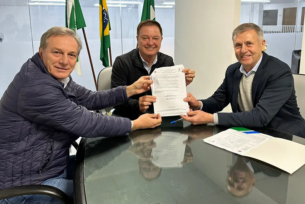 Prefeitura de Colombo regulariza oito lotes no Conjunto Mauá para ampliar serviços públicos 4 colombo regulariza