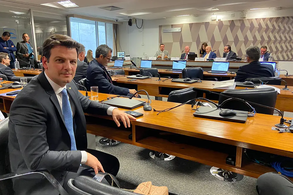 Pimentel defende municípios na Reforma Tributária e subsídio federal para transporte de idosos em Brasília 1 eduardo pimentel