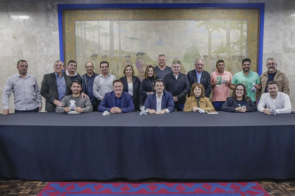 Prefeito Eduardo Pimentel preside Conresol para definir gestão de resíduos e compensação ambiental 2 eduardo pimentel conresol