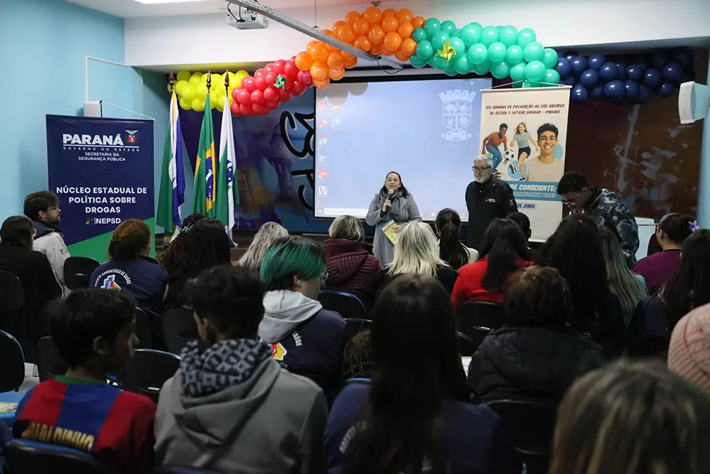 Pinhais conclui Semana de Prevenção ao Uso Abusivo de Álcool e Drogas com Foco em Jovens e Famílias 1 palestra cepsd semana prevencao drogas ceju