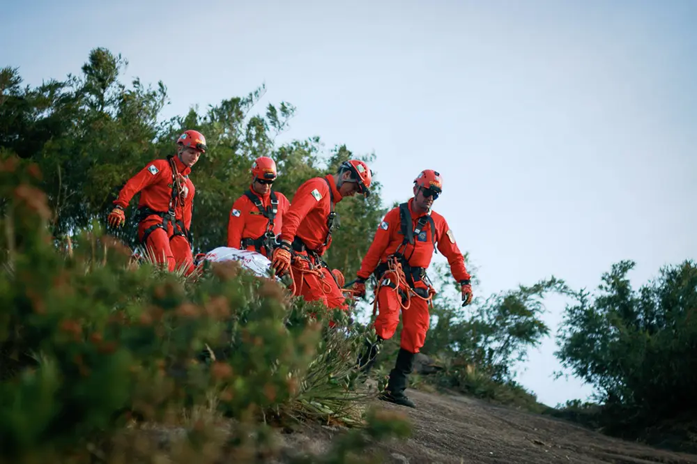 Bombeiros do Paraná: padrões internacionais de resposta imediata a desastres com o grupo GOST 5 Bombeiros do Paraná