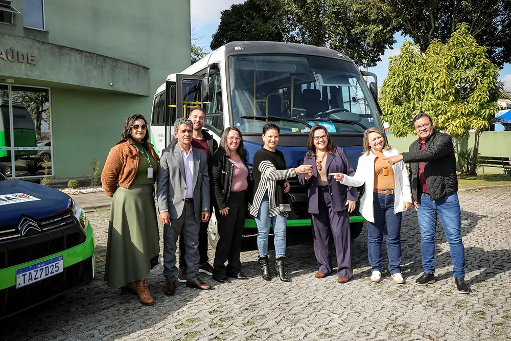 Frota da Saúde de Pinhais é ampliada com apoio de emendas parlamentares 5 Entrega veiculo deputada Marli Paulino-21