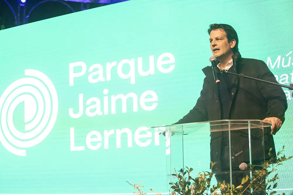 Curitiba terá escultura de Jaime Lerner na Rua XV de Novembro, anuncia prefeito Eduardo Pimentel 9 Prefeito Eduardo Pimentel participa do lançamento do Parque Jaime Lerner
