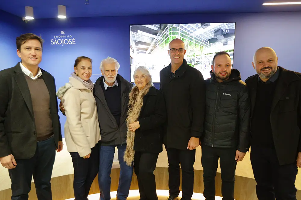 Salomao Soifer e autoridades de Sao Jose dos Pinhais