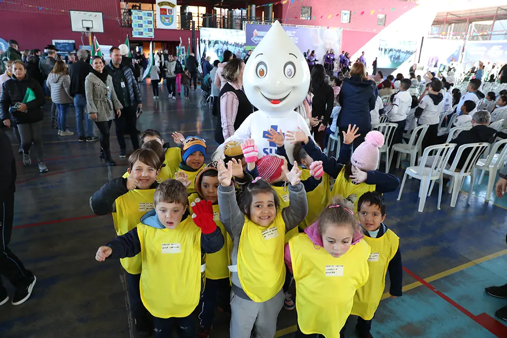 Assembleia nos Bairros registra quase 4 mil atendimentos na Regional do Portão, Curitiba 7 alep