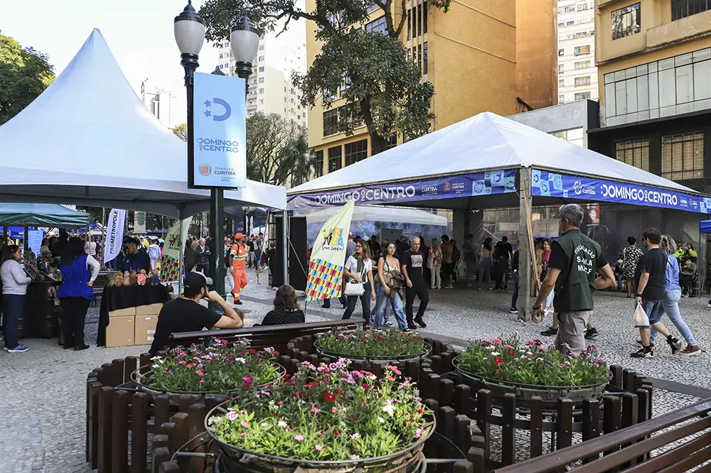 Domingo no Centro em Curitiba atraí famílias para a Rua XV com programação diversificada e serviços gratuitos 7 domingo no centro