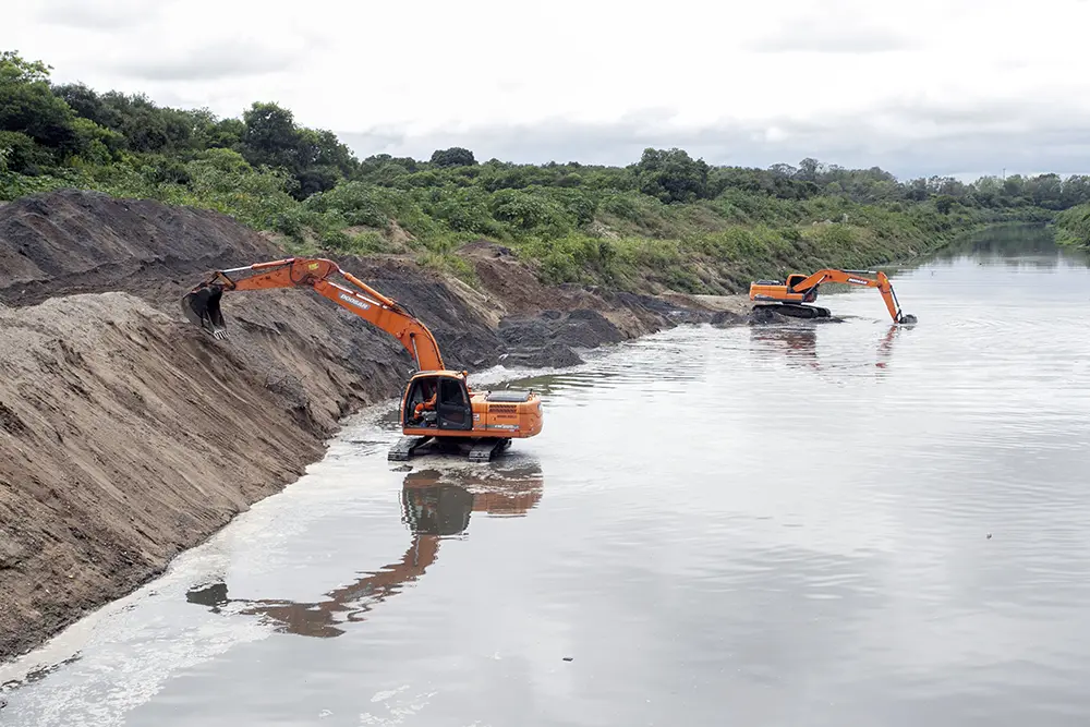 Curitiba intensifica ações de drenagem para preparar a cidade contra mudanças climáticas 2 limpeza rios