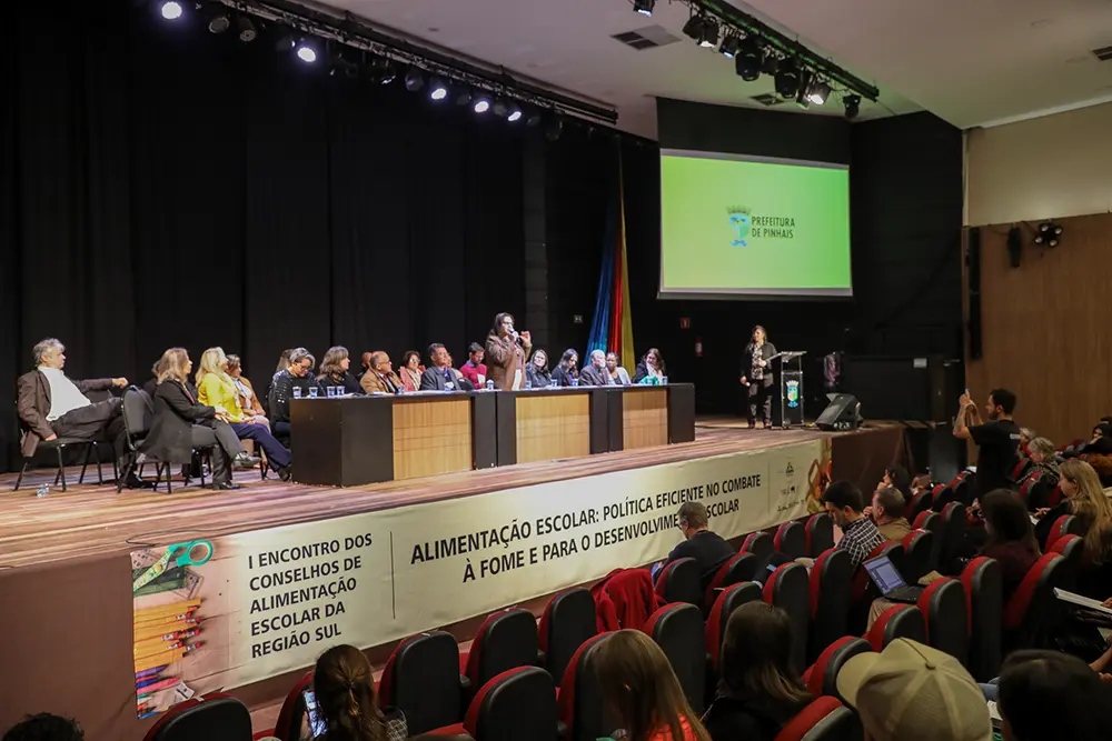 Prefeita Rosa Maria destaca logística e qualidade da alimentação escolar em Pinhais no Encontro Regional 3 1º Encontro de Conselhos de Alimentacao Escolar da Regiao Sul-37