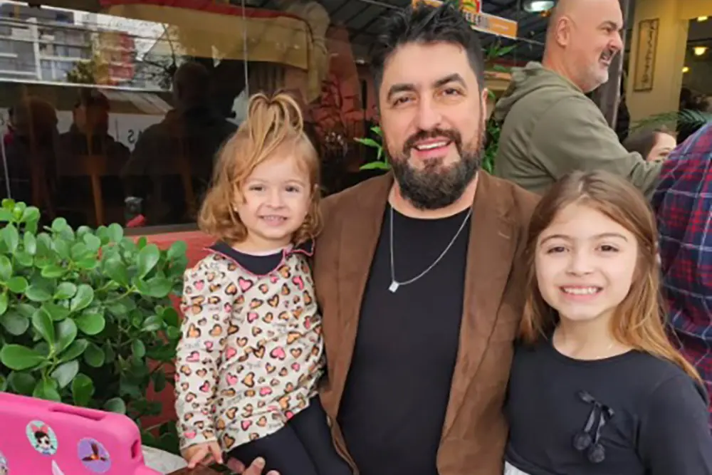 Feira de Multicolecionismo faz parte da programação mensal do Alto da XV Mall e da família curitibana 8 Alto-da-XV-Mall-Fabio-Zene-e-filhas