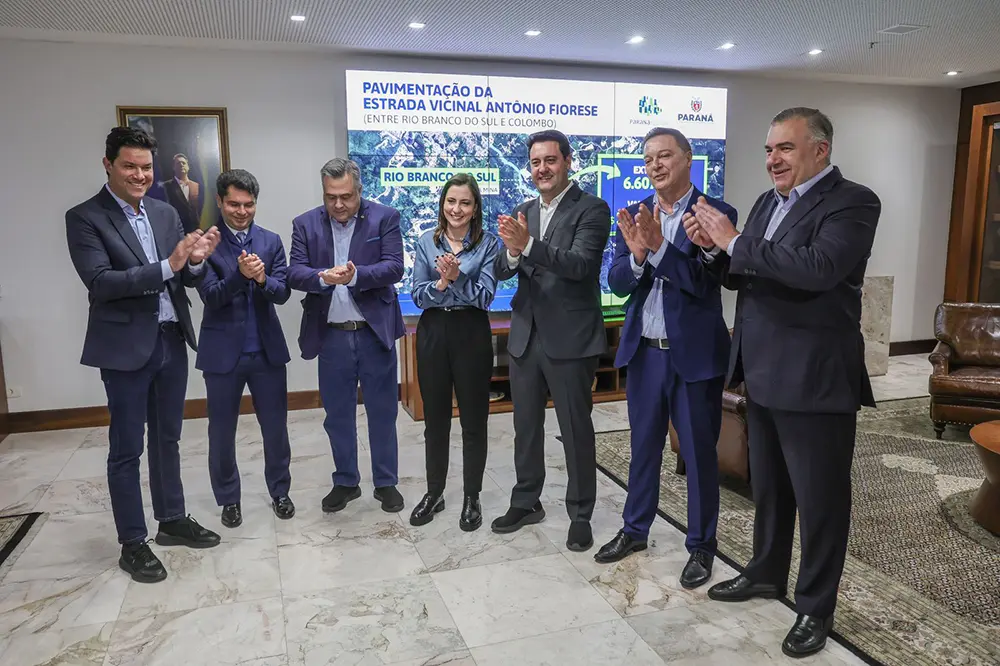 Convênio de R$ 19,7 milhões pavimenta estrada entre Colombo e Rio Branco do Sul 1 Colombo a Rio Branco do Sul 01