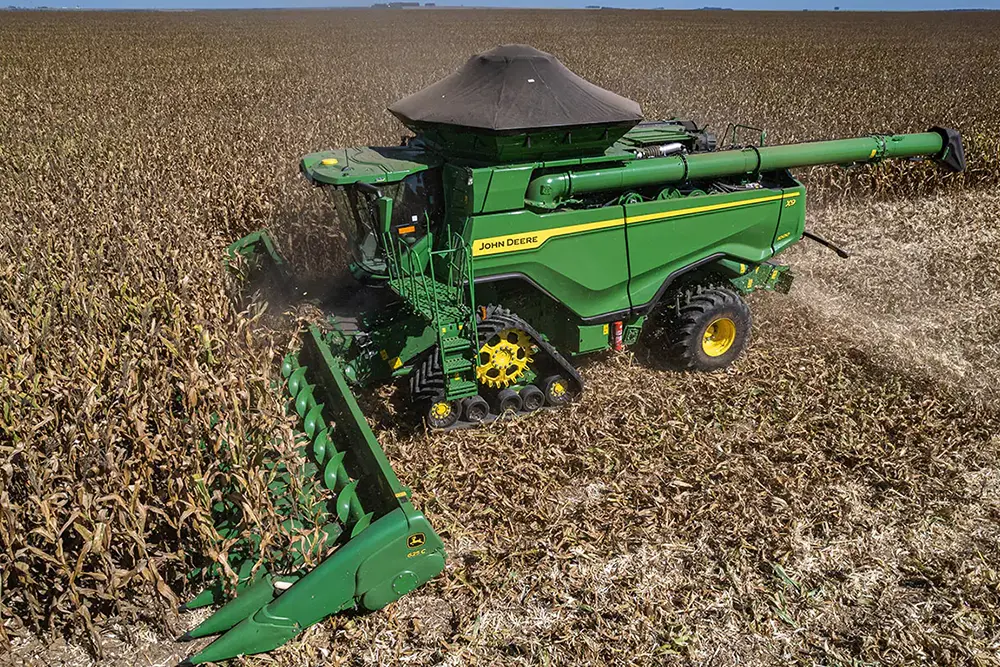 Agroindústria: SENAI lança curso em manutenção de máquinas agrícolas com bolsas de até R$ 3,3 mil 1 John Deere