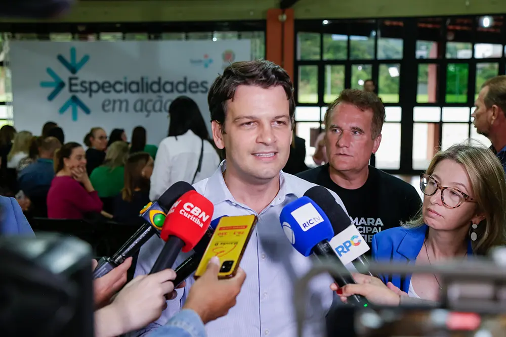 Curitiba reduz fila de espera por especialistas em quase 40% 1 Prefeito Eduardo Pimentel
