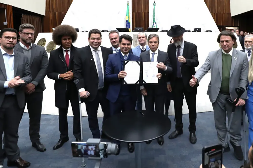 Alep instala Frente Parlamentar da Advocacia e firma parcerias com OAB e TRE-PR 3 alep