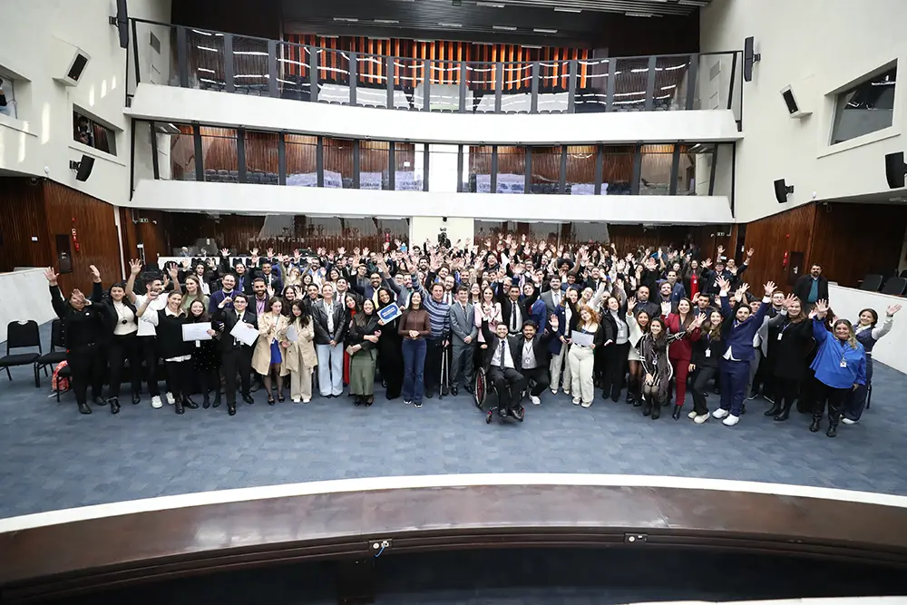 Parlamento Universitário do Paraná encerra edição com recordes e simulação inovadora 7 alep
