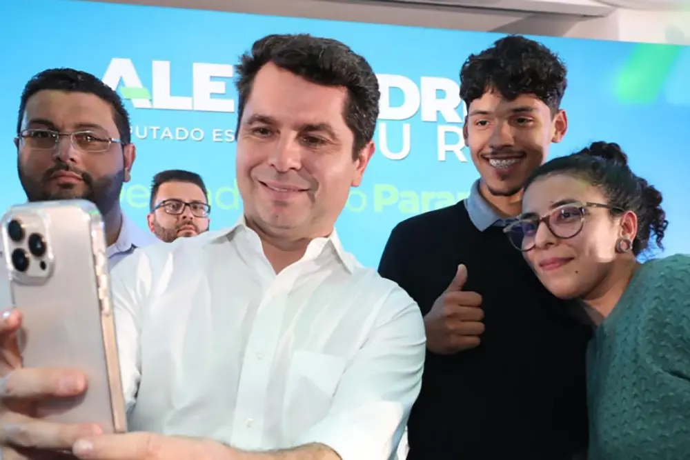 Projeto de Lei que cria Conselho da Juventude do Paraná é destacado por Alexandre Curi 6 alexandre curi