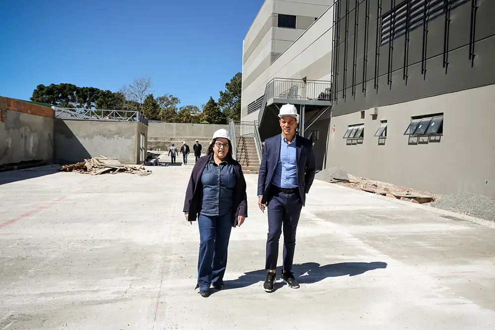 Prefeito de Taboão da Serra visita obras de hospital em Pinhais e elogia modelo de PPP 3 visita hospital -Daniel Plana Bogalho-Prefeito Taboao da Serra - SP - Hospital-94