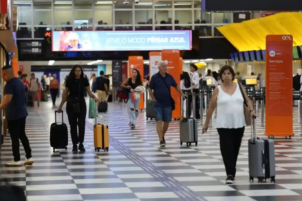 Malha aérea encolhe 15% em dois anos, mesmo com recorde de passageiros 7 Malha aérea