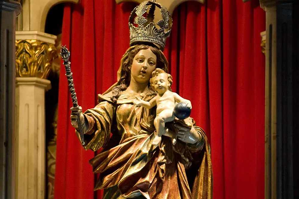 Mais que devoção: o simbolismo do feriado de 08 de setembro em Curitiba 5 Nossa Senhora da Luz dos Pinhais