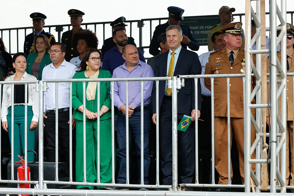 Pinhais celebra independência com desfile de civismo e diversidade em evento de sucesso 2 desfile