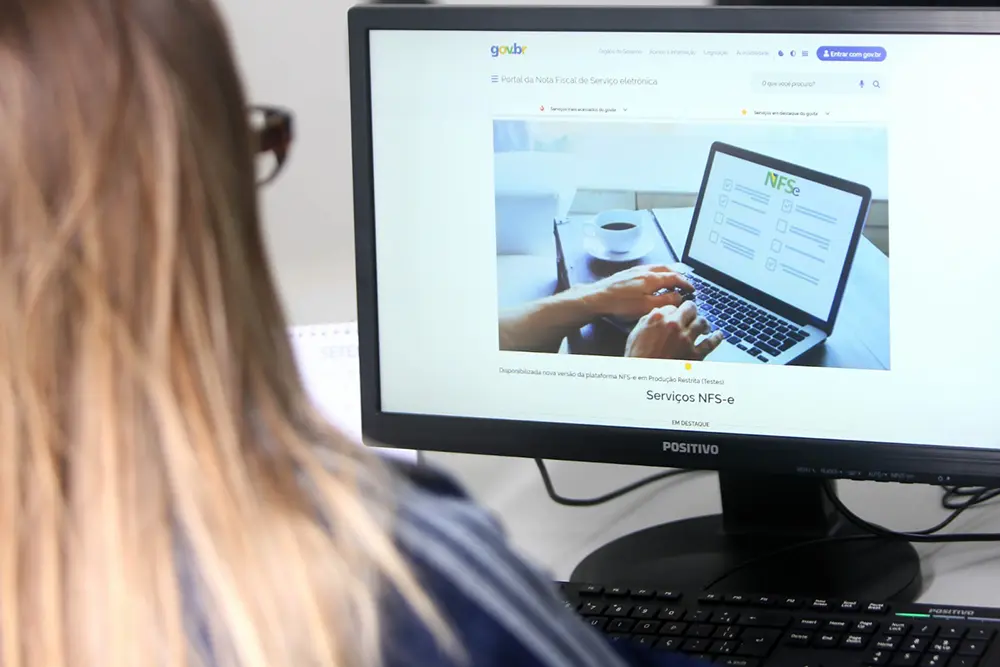 Profissionais de Saúde e Direito devem emitir nota fiscal apenas pelo Sistema Nacional 4 migrar nota fiscal