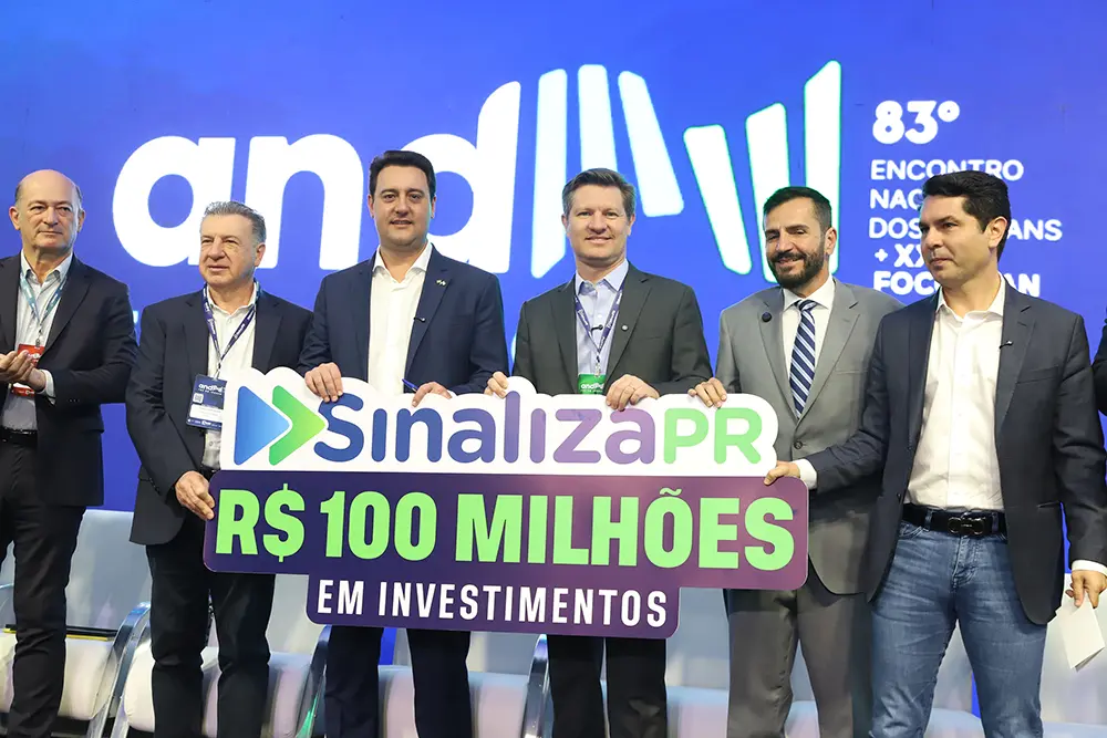 Ratinho Junior libera R$ 100 milhões para sinalização viária das cidades do Estado 7 sinaliza parana