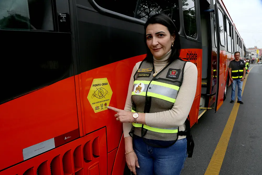 Curitiba vence Prêmio Senatran com Campanha Ponto Cego e Botoeiras Inteligentes por Inovação em Segurança Viária 2 Campanha Ponto Cego