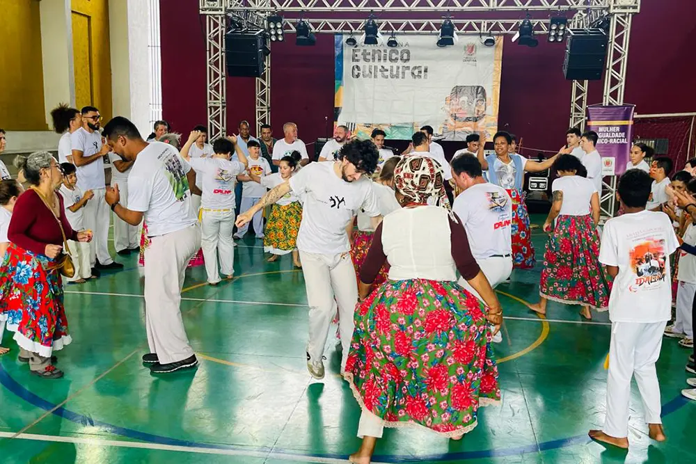 Caravana Étnico-Cultural leva diversidade, capoeira e música para o bairro Cajuru, em Curitiba 5 Caravana Étnico-Cultural