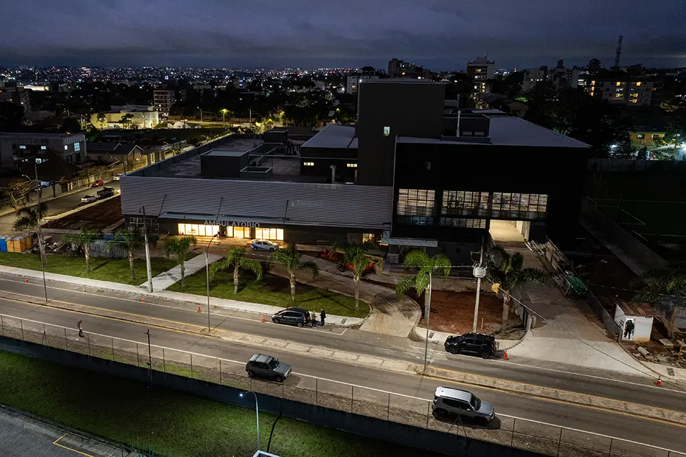 Obras do Hospital e Maternidade Papa Francisco em Pinhais entram na reta final com trabalhos 24 horas 1 Hospital Noturna 25-09Eduardo Coelho 6